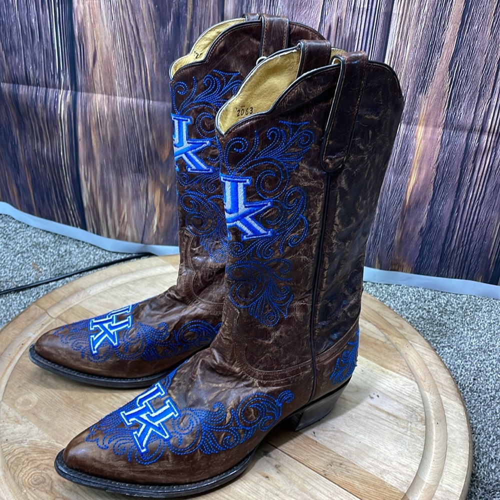 ⭐️NWT Kentucky Wildcats embroidered gameday woman’s distressed cowboy boots 11 - Picture 2 of 12